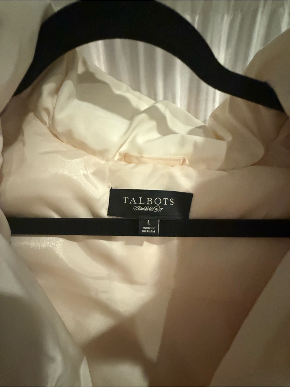 New Talbots Cream Quilted Hooded Puffer Vest with Faux-Fur Trim - Picture 6 of 7